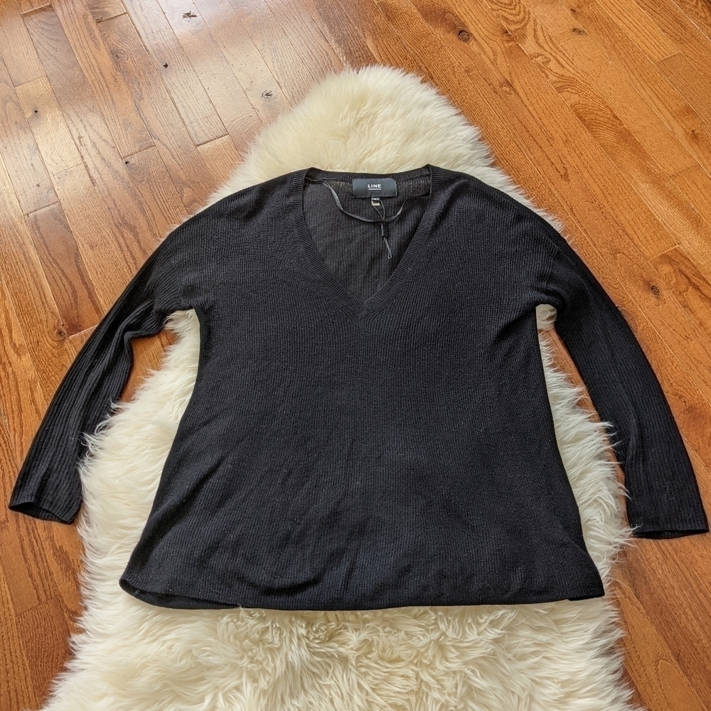 𝅺line women's knit long sleeve cashmere sweater